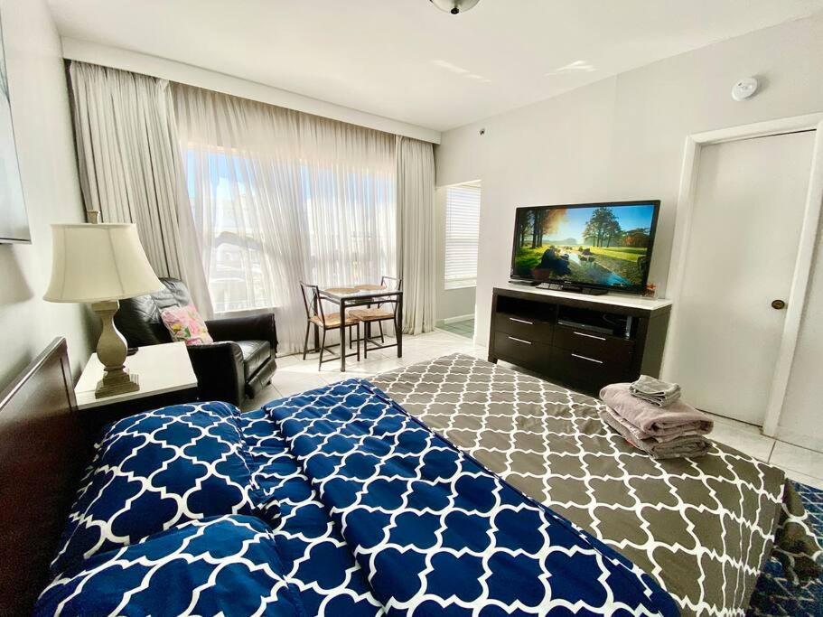 Apartment Right On The Beach! マイアミビーチ エクステリア 写真